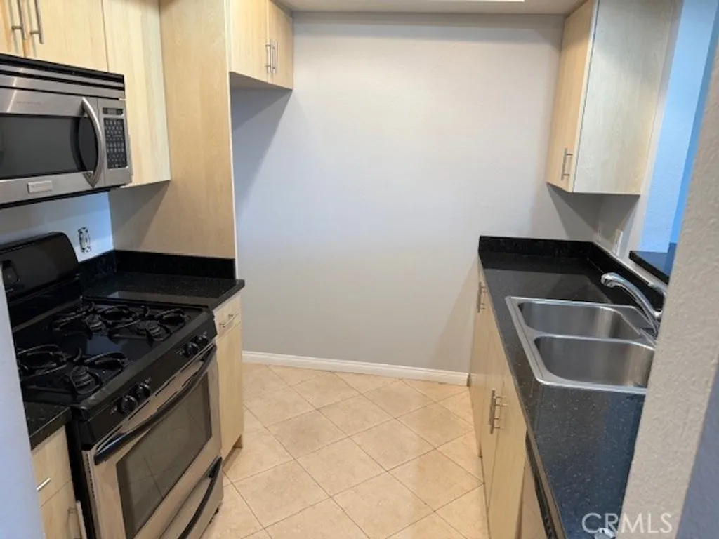 Additional image 16 of 7826 Topanga Canyon Blvd Unit 207, Canoga Park, CA 91304