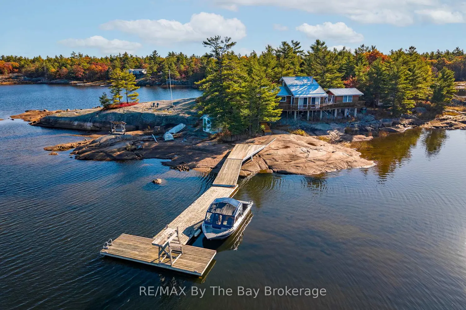 Additional image 2 of 2 Island 2890