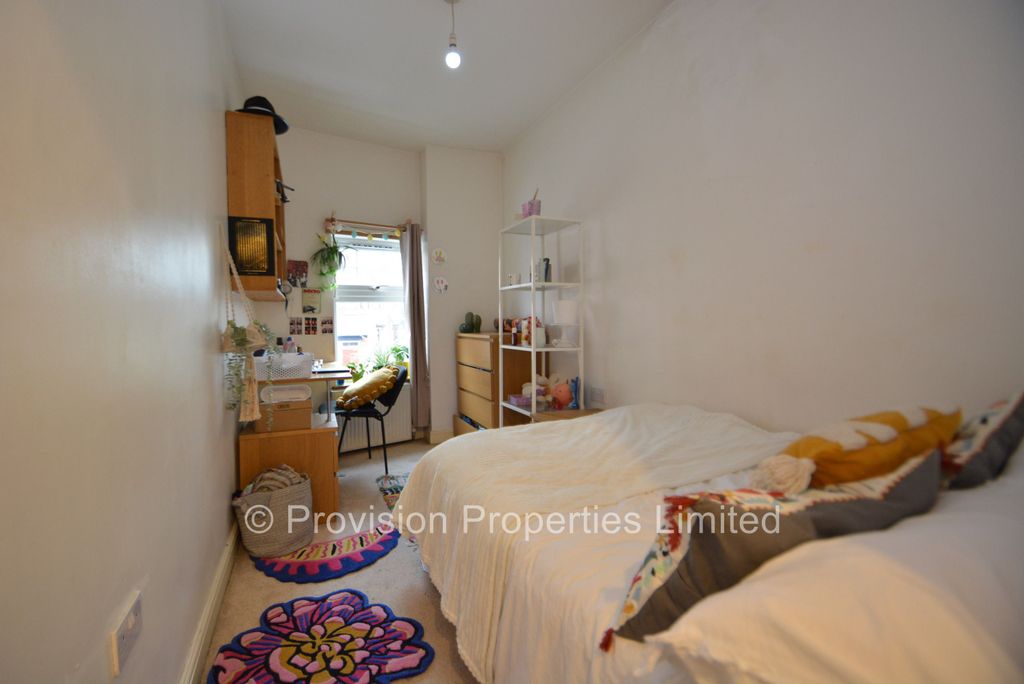Additional image 8 of 10 bed terraced house to rentHeadingley Avenue, Leeds LS6
