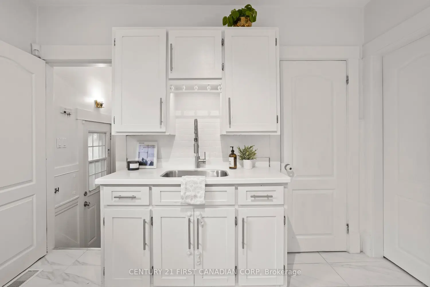 Additional image 4 of 872 Lovett Street