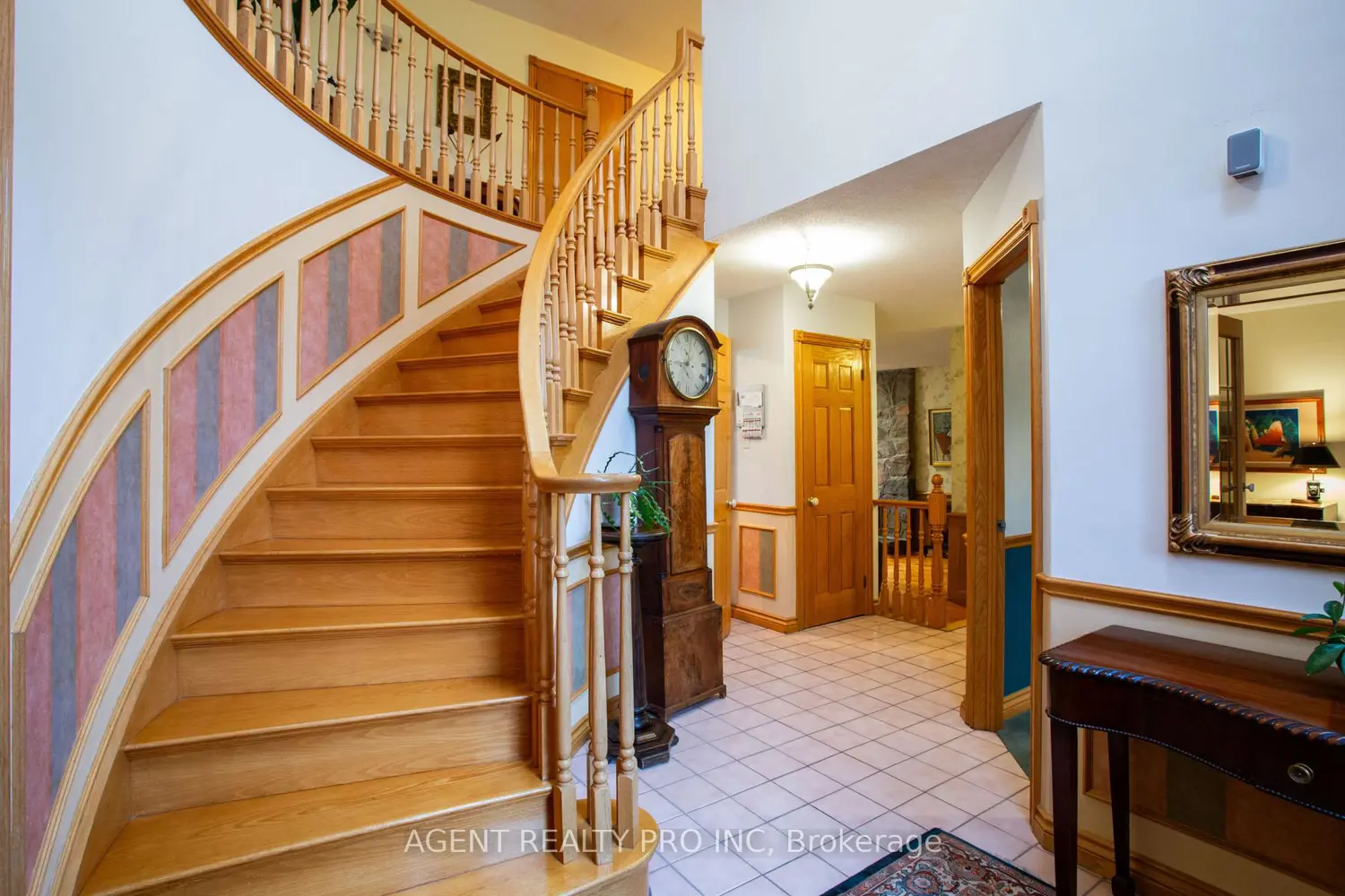 Additional image 6 of 922 Country Club Crescent