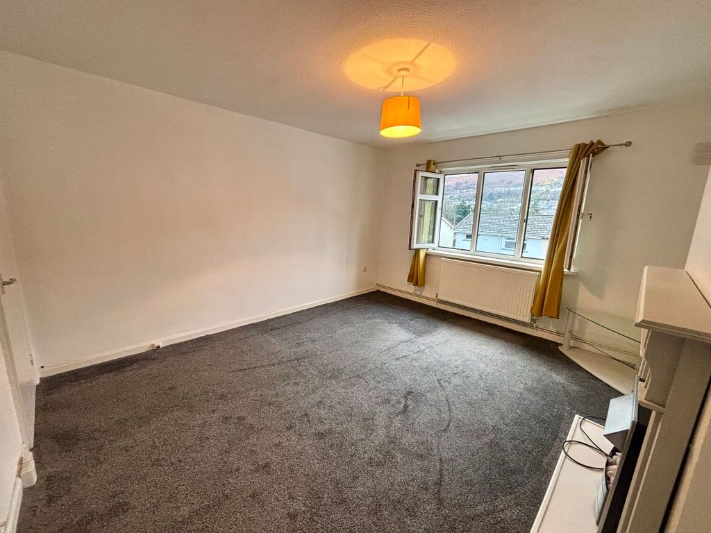 Additional image 2 of 2 bed flat to rentRowan Close, Mountain Ash CF45