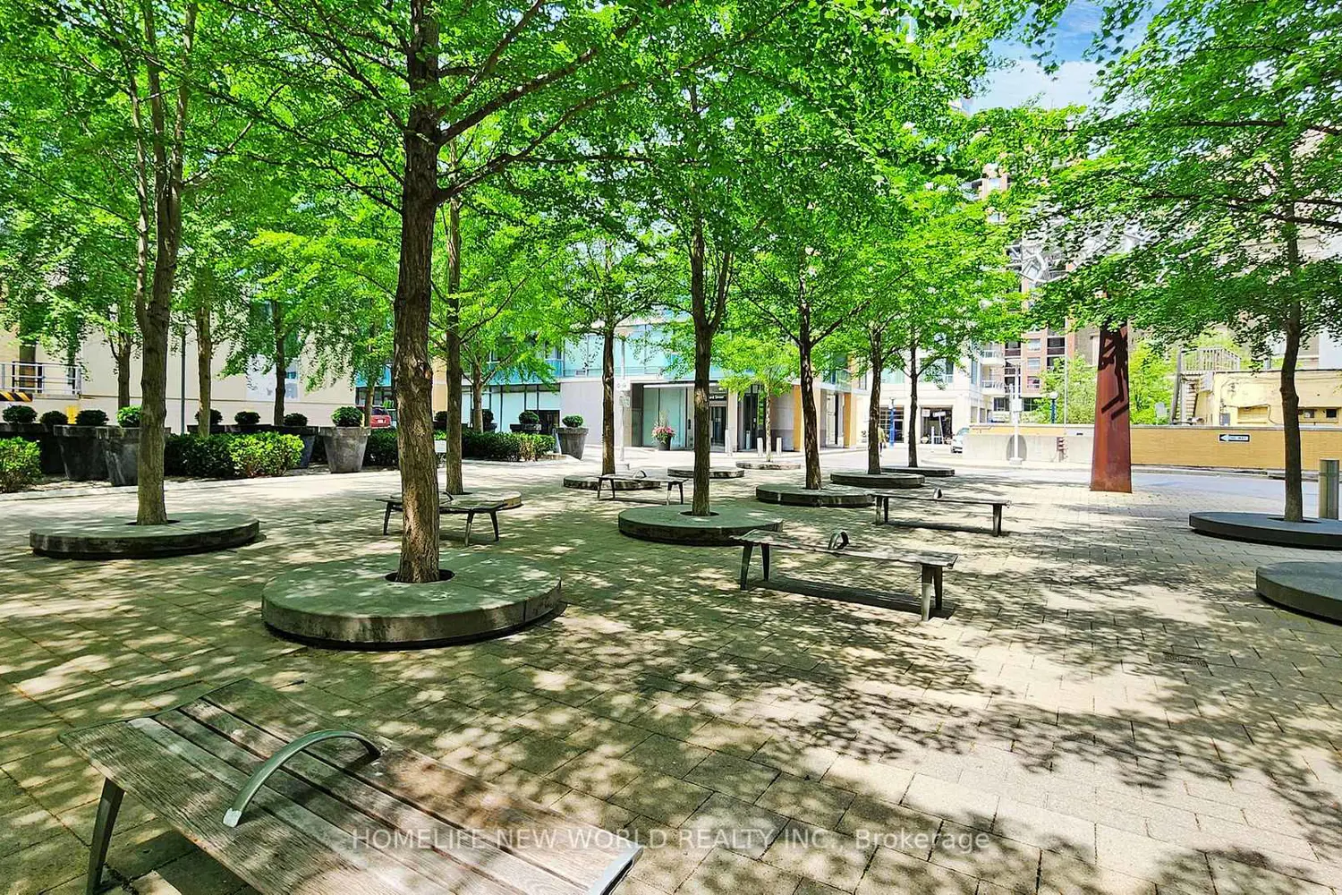 Additional image 19 of 18 Yorkville Avenue 312