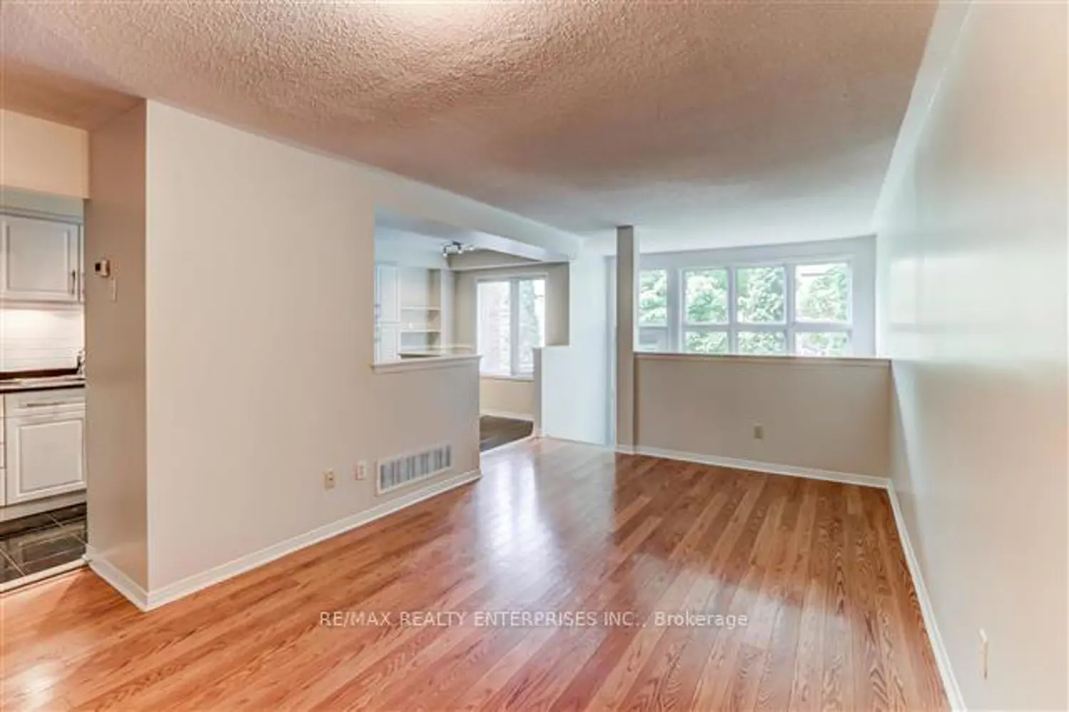 Additional image 3 of 1084 Queen Street 24B