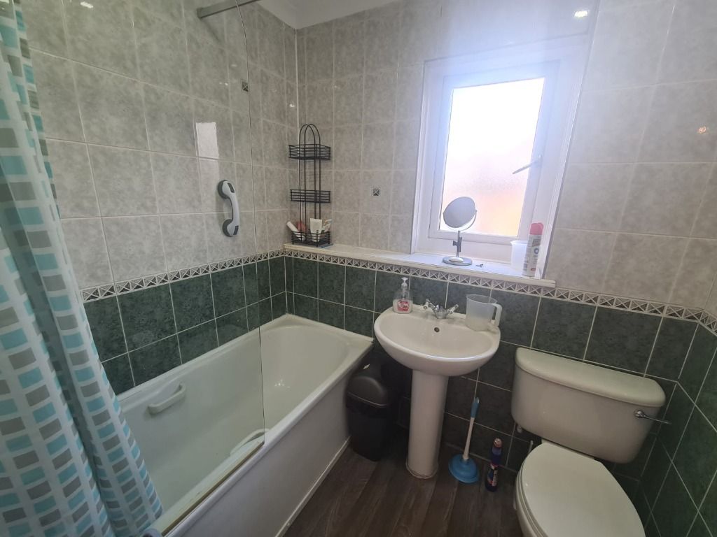 Additional image 4 of 3 bed semi-detached house to rentThe Moorings, Paisley, Renfrewshire PA2