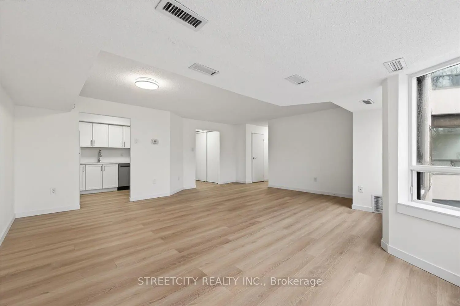 521 Riverside Drive 301 photo 2