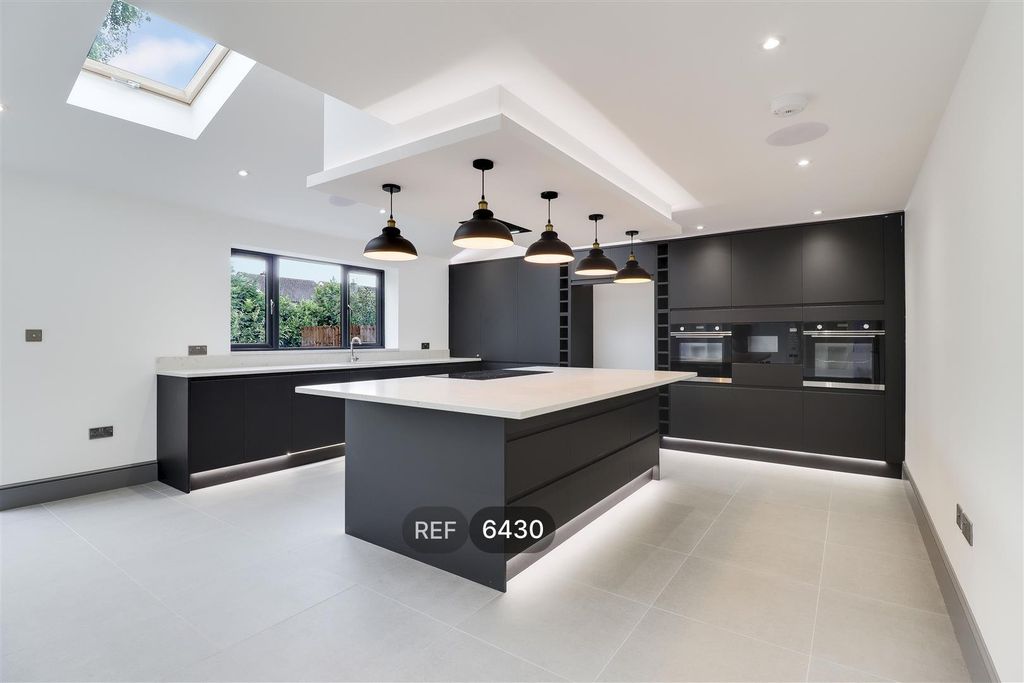 Additional image 2 of 5 bed detached house to rentWollaton Vale, Wollaton, Nottingham NG8