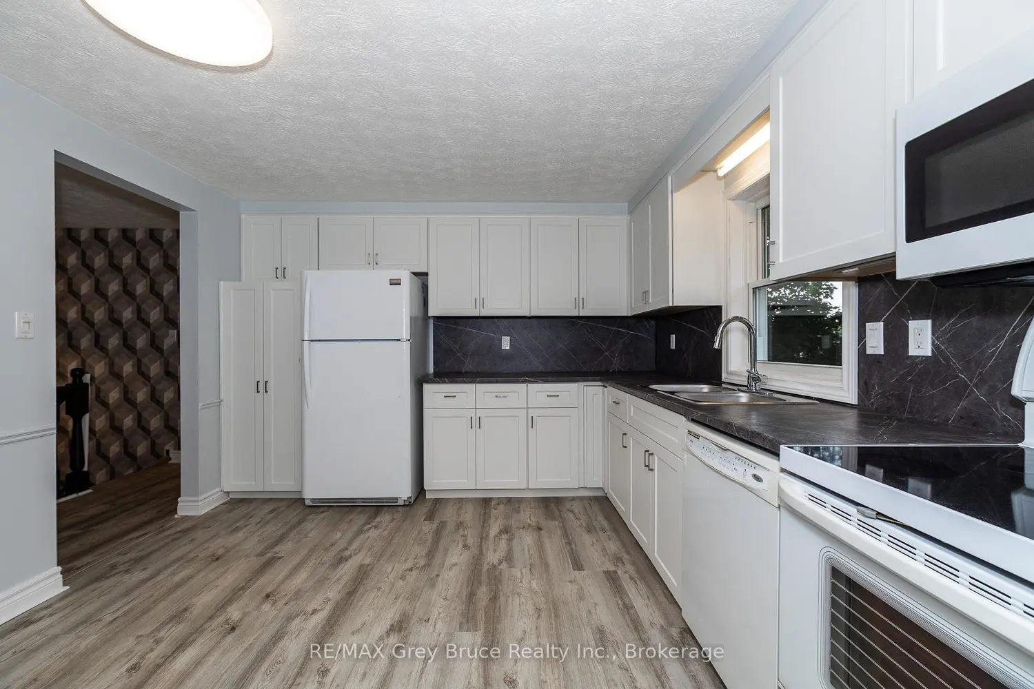 Additional image 8 of 260 8Th A Avenue