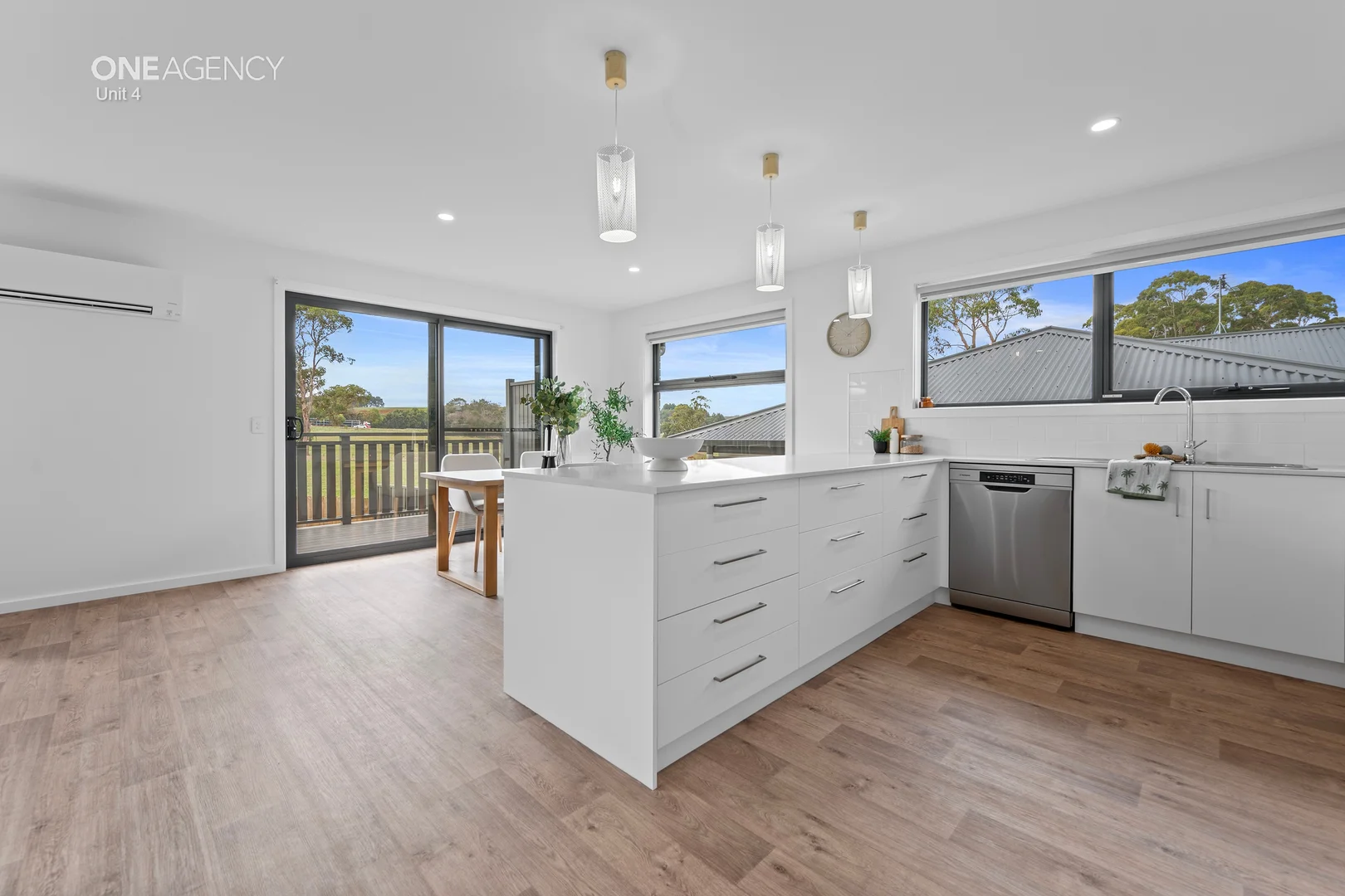 Additional image 6 of 4 & 5/143 South Road, Penguin TAS 7316