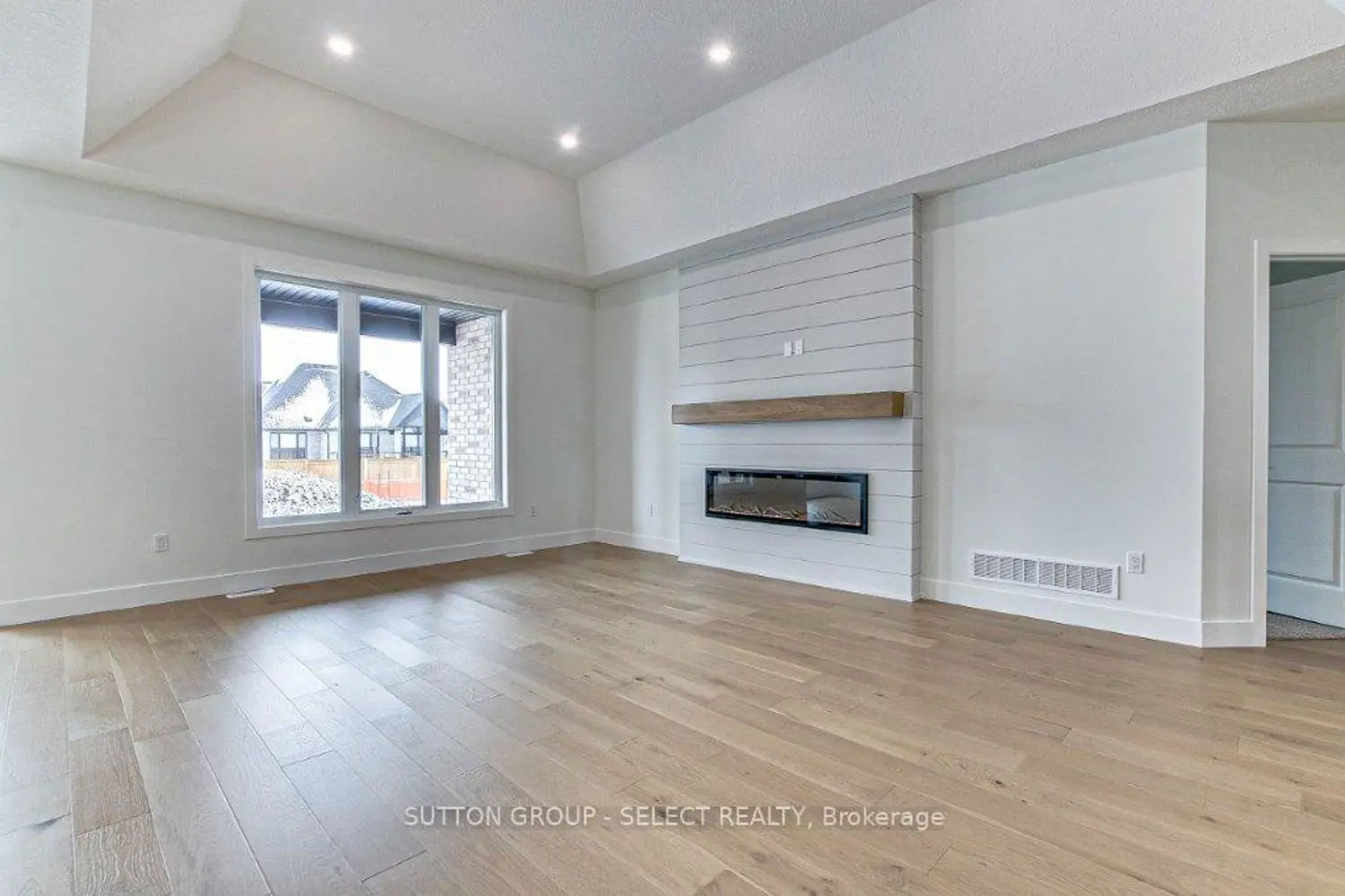 Additional image 7 of 148 Foxborough Place