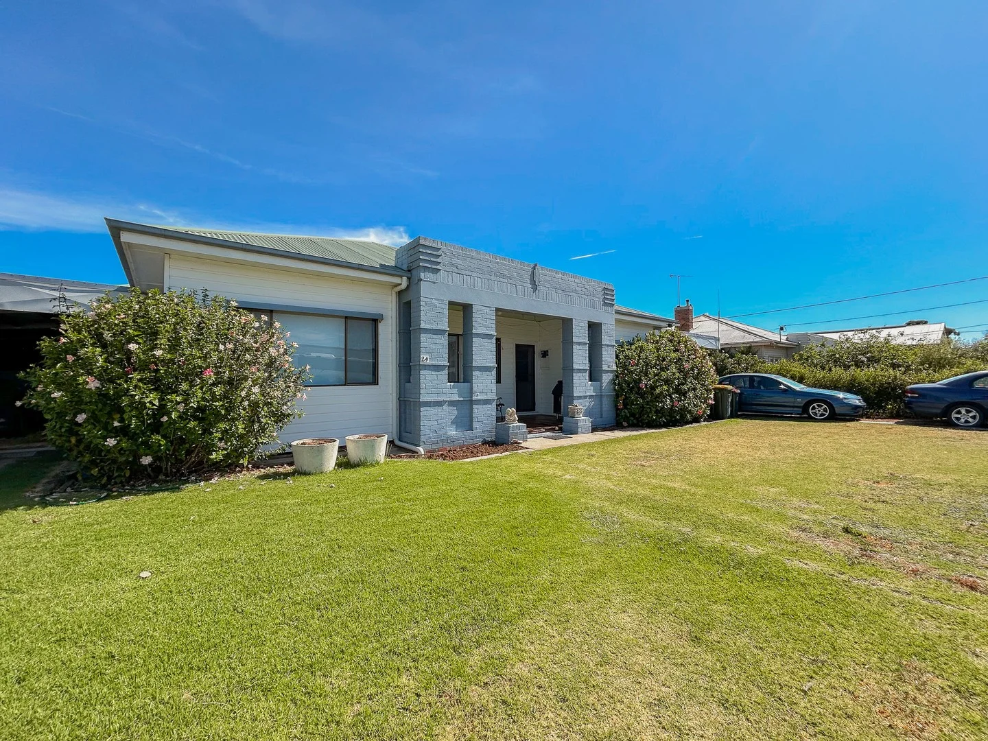 24 Muir Avenue, Kerang VIC 3579
