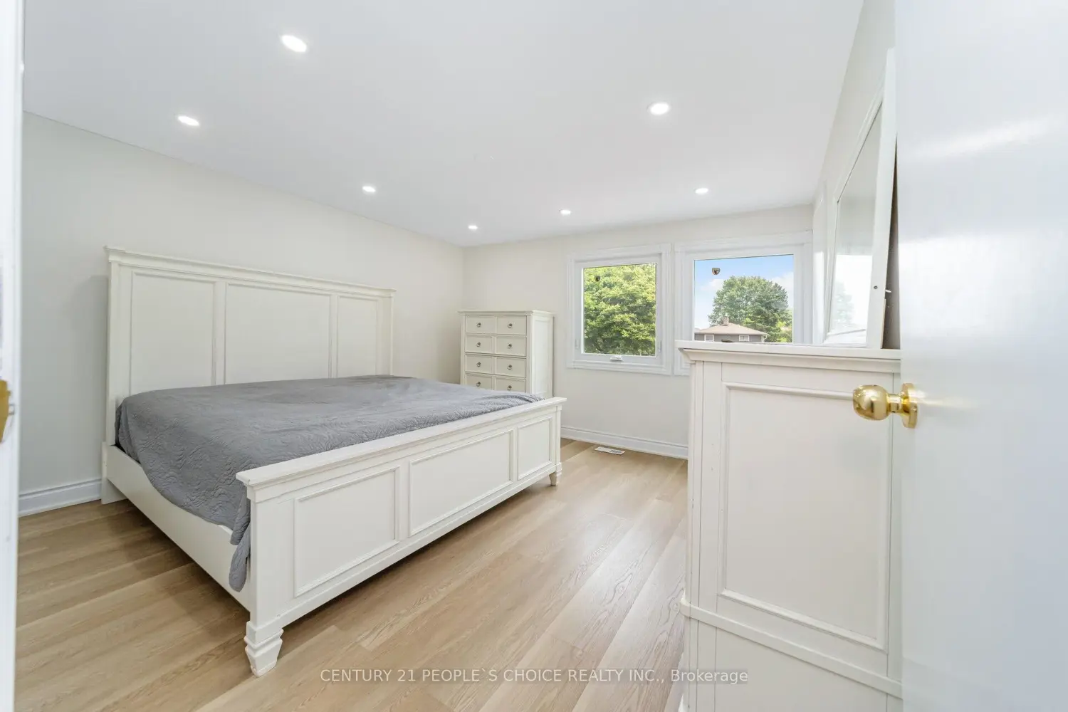 Additional image 13 of 106 Queensdale Crescent