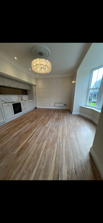 2 bed flat to rentPark Place, Cardiff CF10