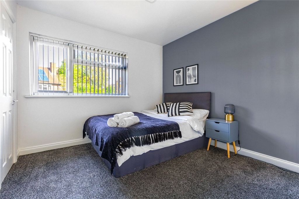 Additional image 25 of 6 bed semi-detached house to rentHelmdon Crescent, Northampton NN2