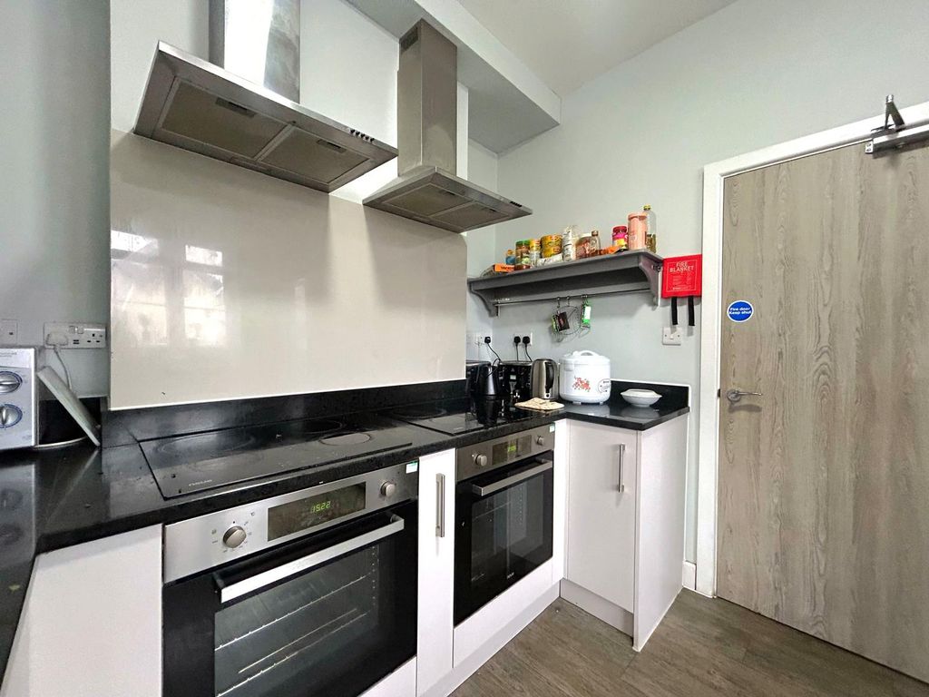 Additional image 5 of 8 bed flat to rentNew North Road, Central, Exeter EX4