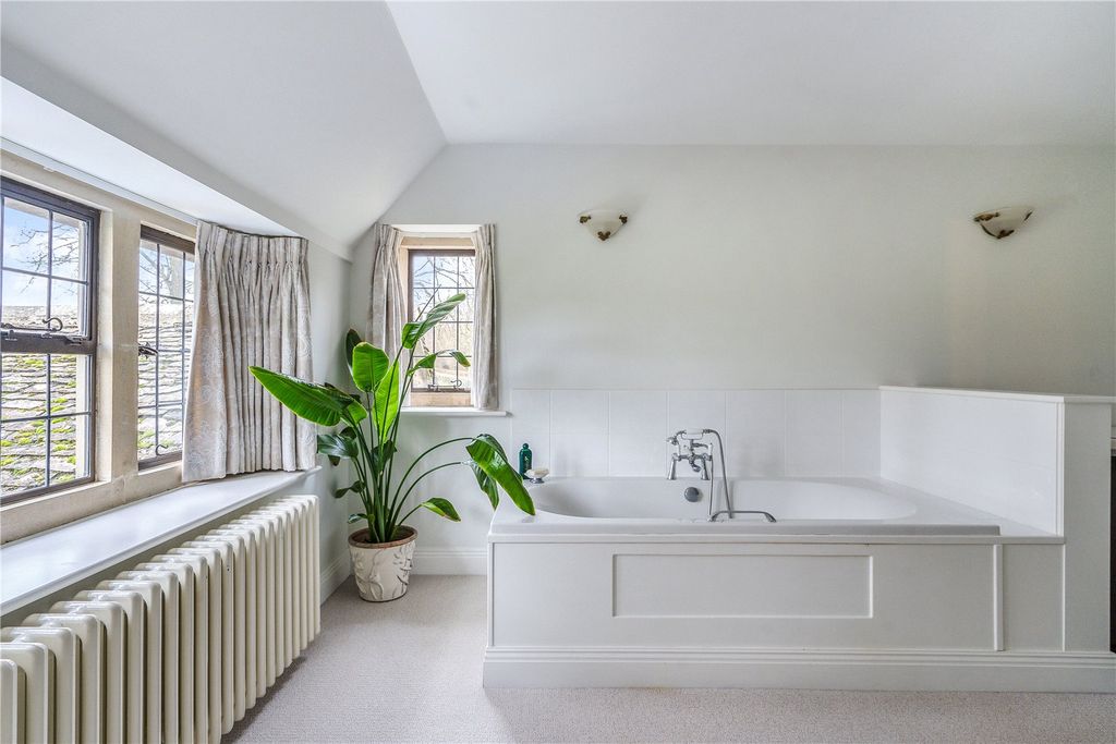 Additional image 14 of 6 bed detached house to rentBagendon, Cirencester, Gloucestershire GL7