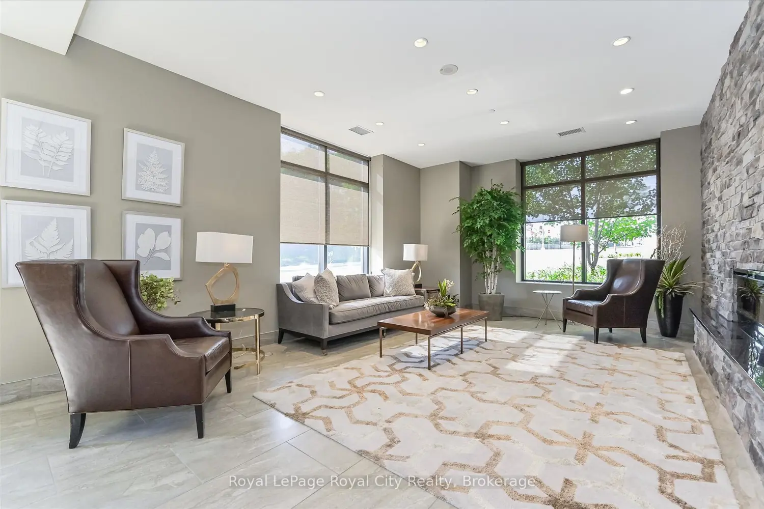 160 Macdonell Street 606