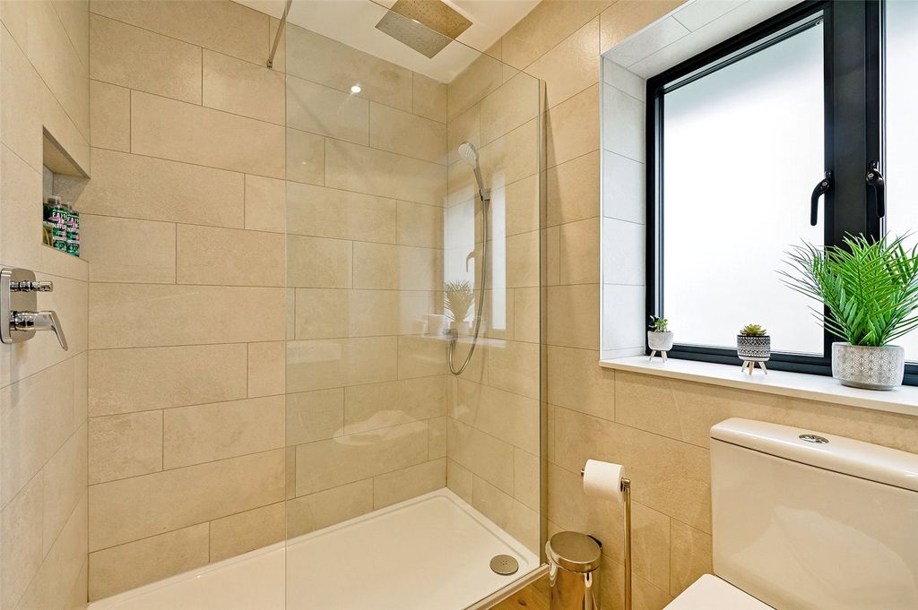 Additional image 16 of 4 bed semi-detached house to rentLuker Avenue, Henley-On-Thames, Oxfordshire RG9