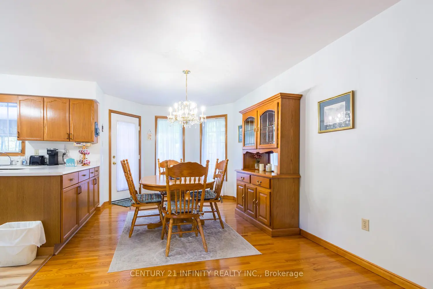 Additional image 8 of 37 Riverside Drive