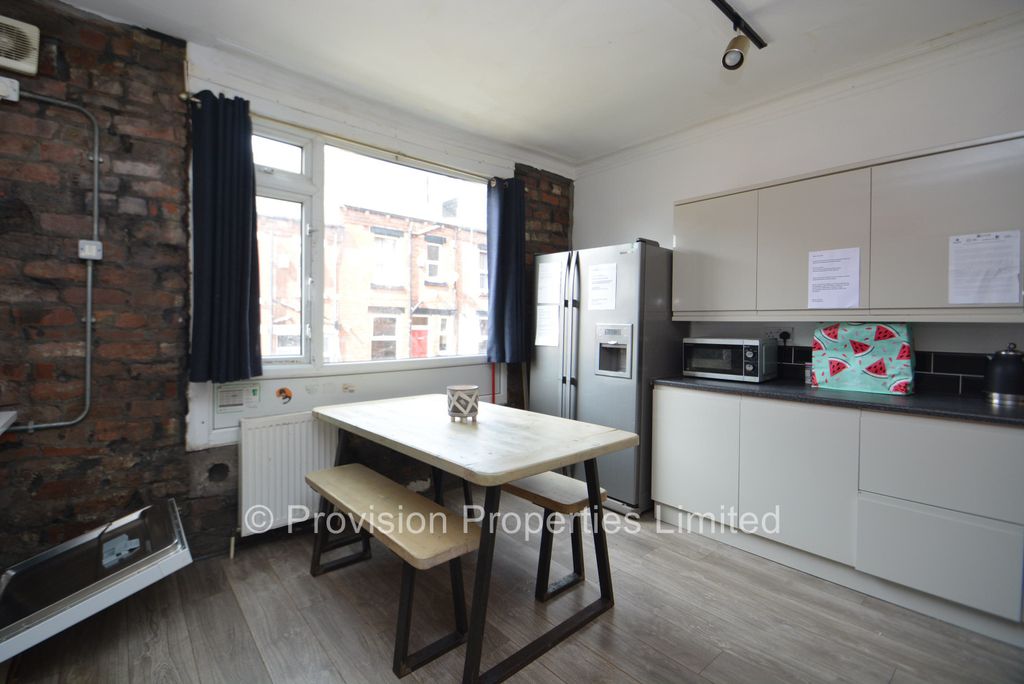 Additional image 6 of 8 bed terraced house to rentManor Drive, Hyde Park, Leeds LS6