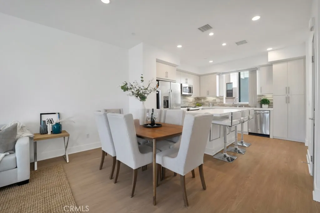 Additional image 41 of 10832 W Riverton Court, North Hollywood, CA 91602