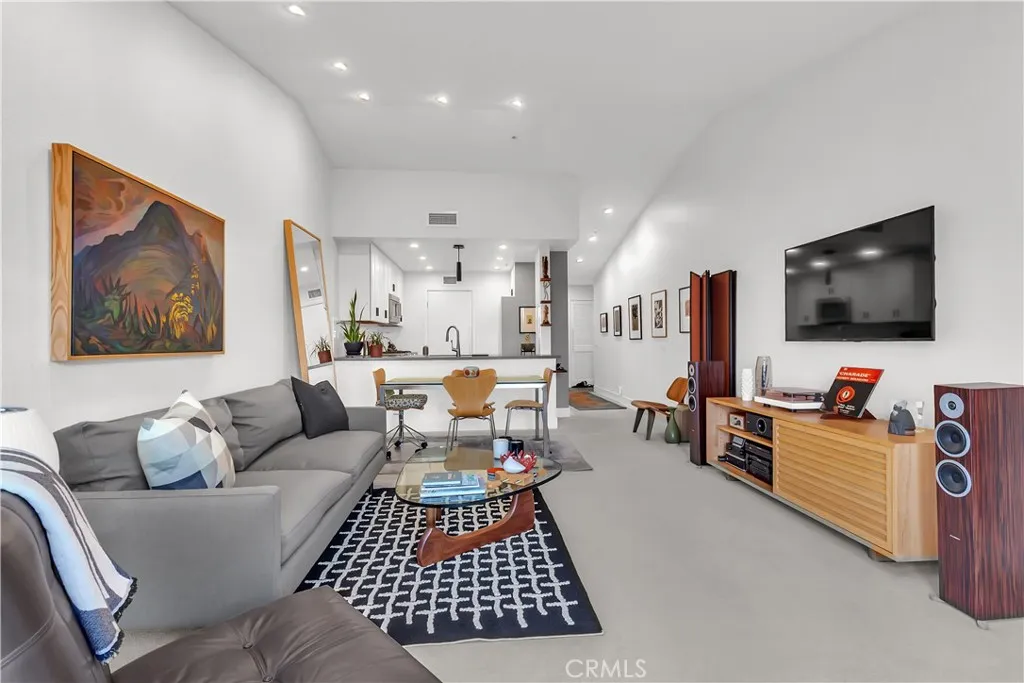 Additional image 8 of 128 Villa Point Dr, Newport Beach, CA 92660