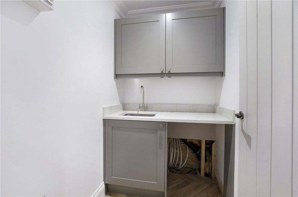 Additional image 12 of 2 bed flat to rentWayside Crescent, Harrogate, North Yorkshire HG2
