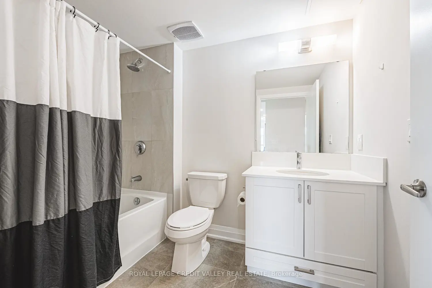 Additional image 12 of 58 Lakeside Terrace 317