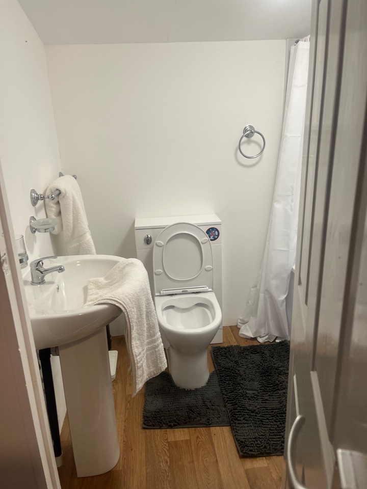 Additional image 10 of Studio Flat, Burdiehouse Rd, EH17, N1 7GU