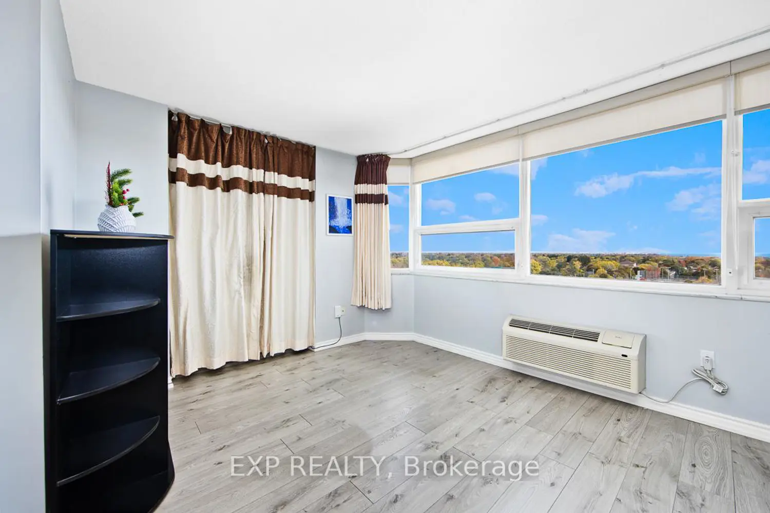 Additional image 8 of 121 Ling Road 1111