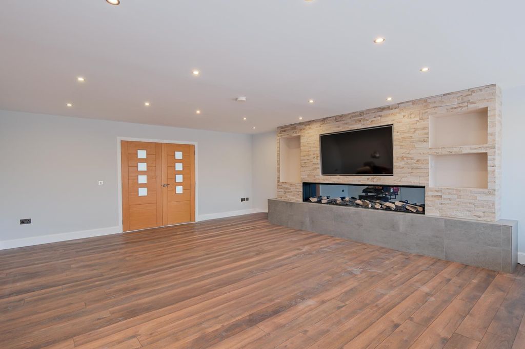 Additional image 43 of 4 bed detached house to rent44 Kilncadzow Road, Carluke ML8