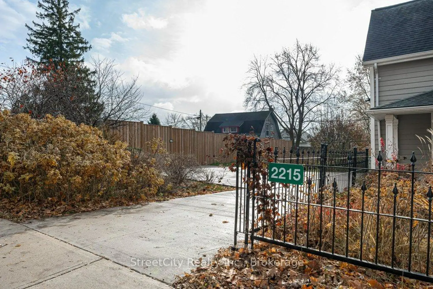 Additional image 17 of 2215 34 Line