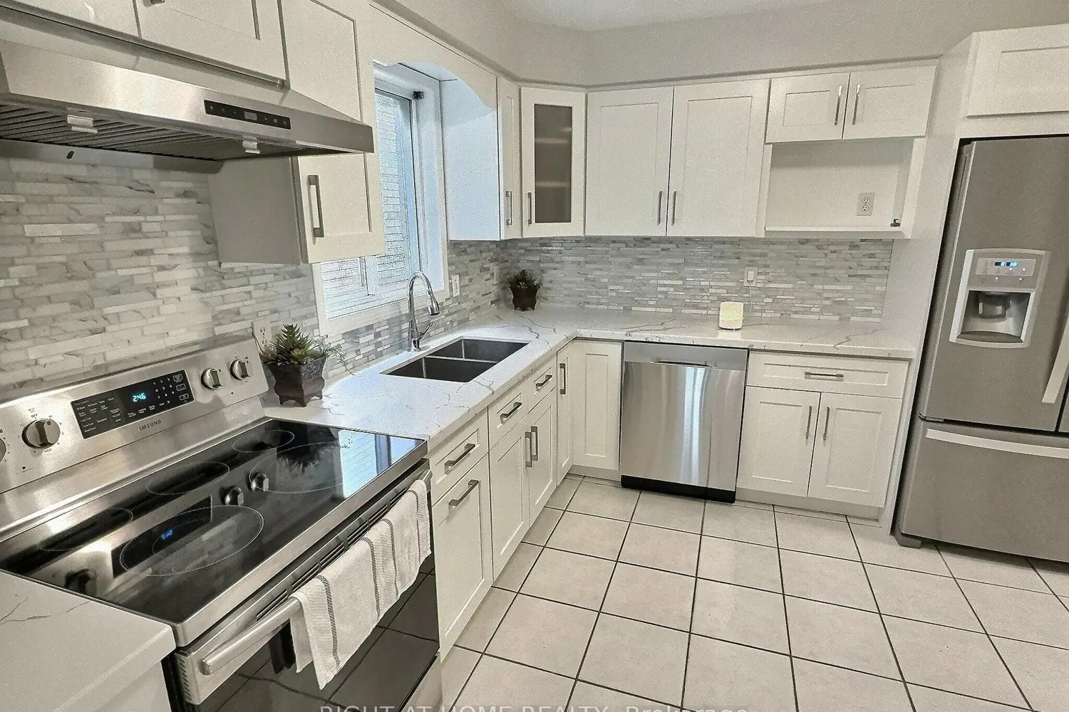 Additional image 7 of 385 Havendale Crescent