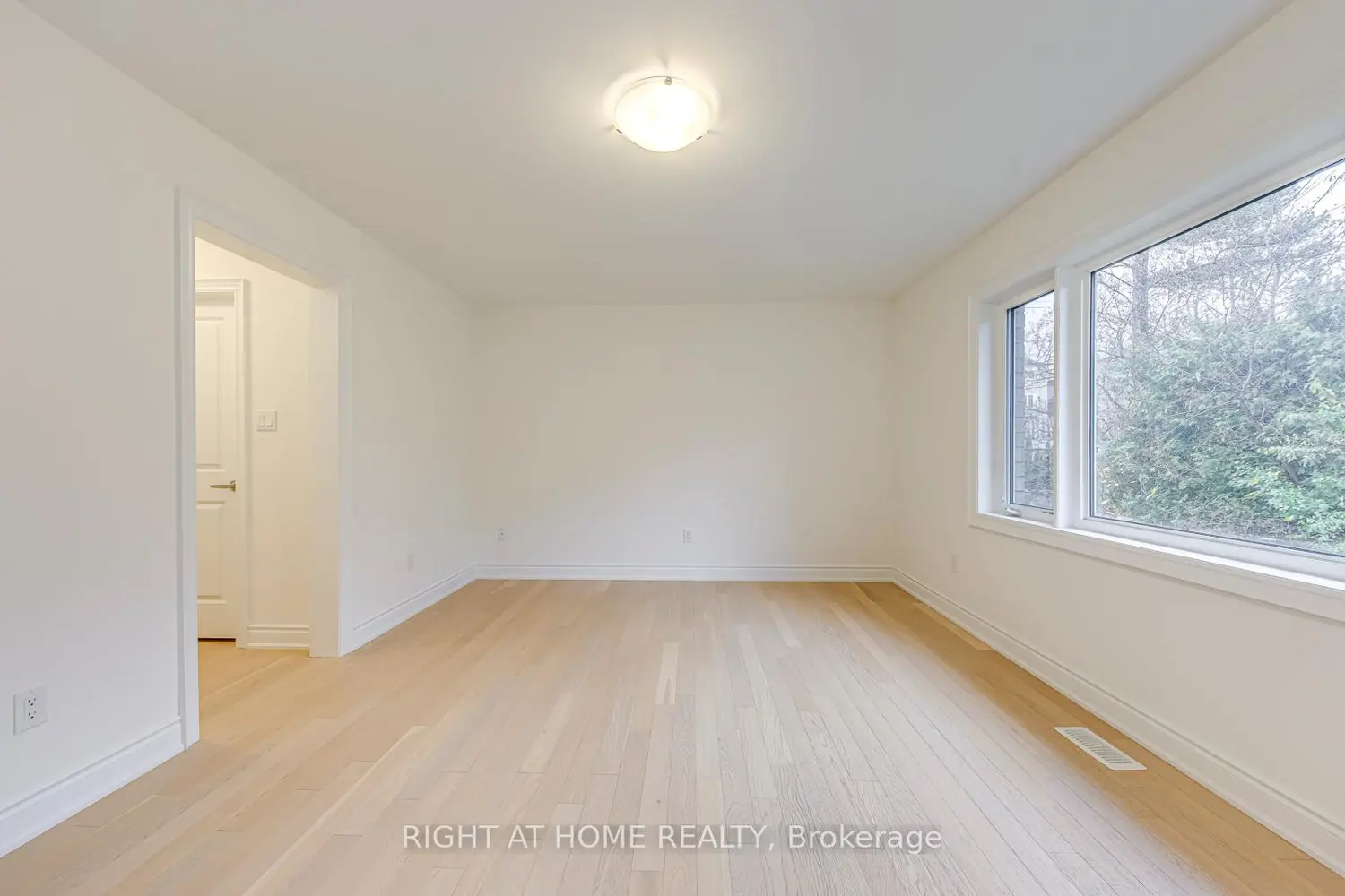 Additional image 8 of 2577 Islington Avenue