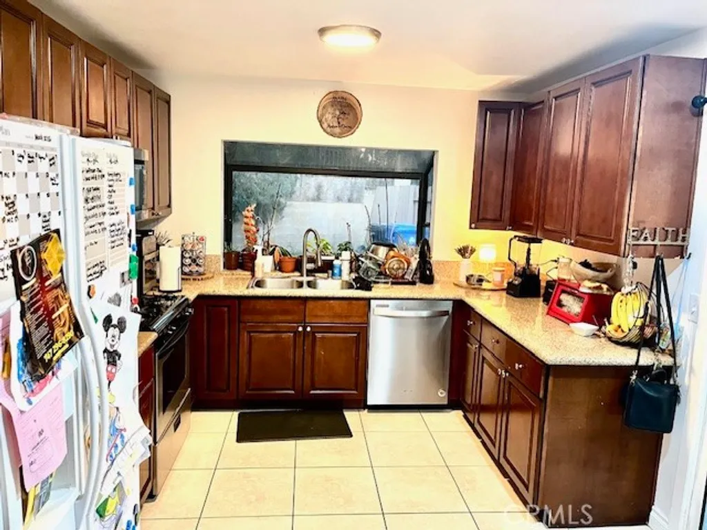 Additional image 8 of 13930 Olive Grove Ln, Sylmar, CA 91342