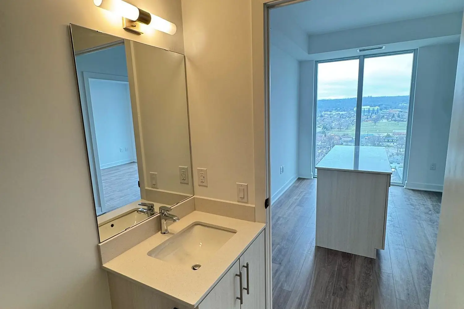 Additional image 6 of 2782 Barton Street 1219