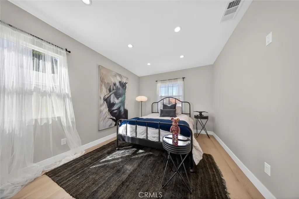 Additional image 60 of 6820 Jellico Avenue, Lake Balboa, CA 91406