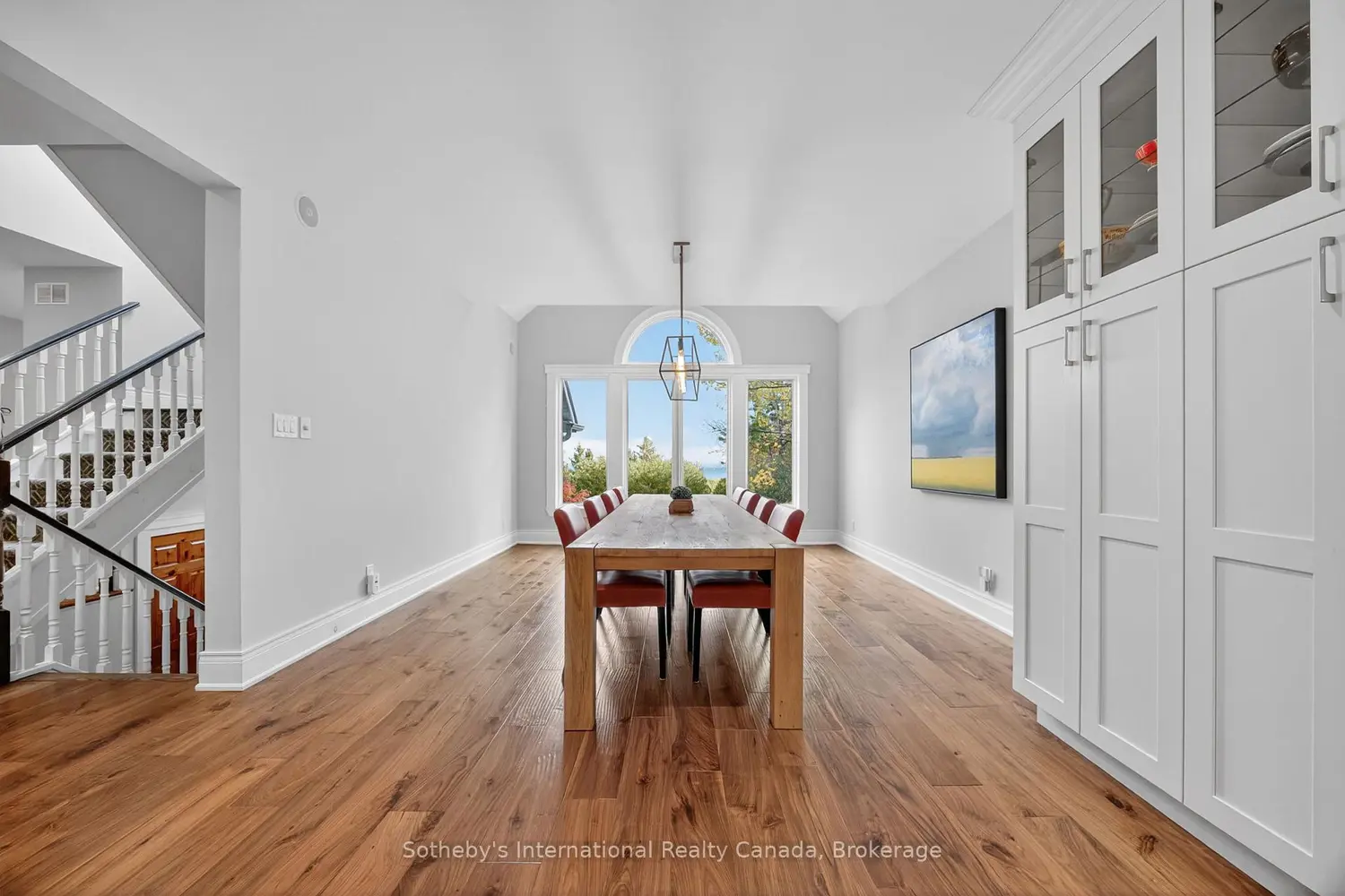 112 Arrowhead Crescent