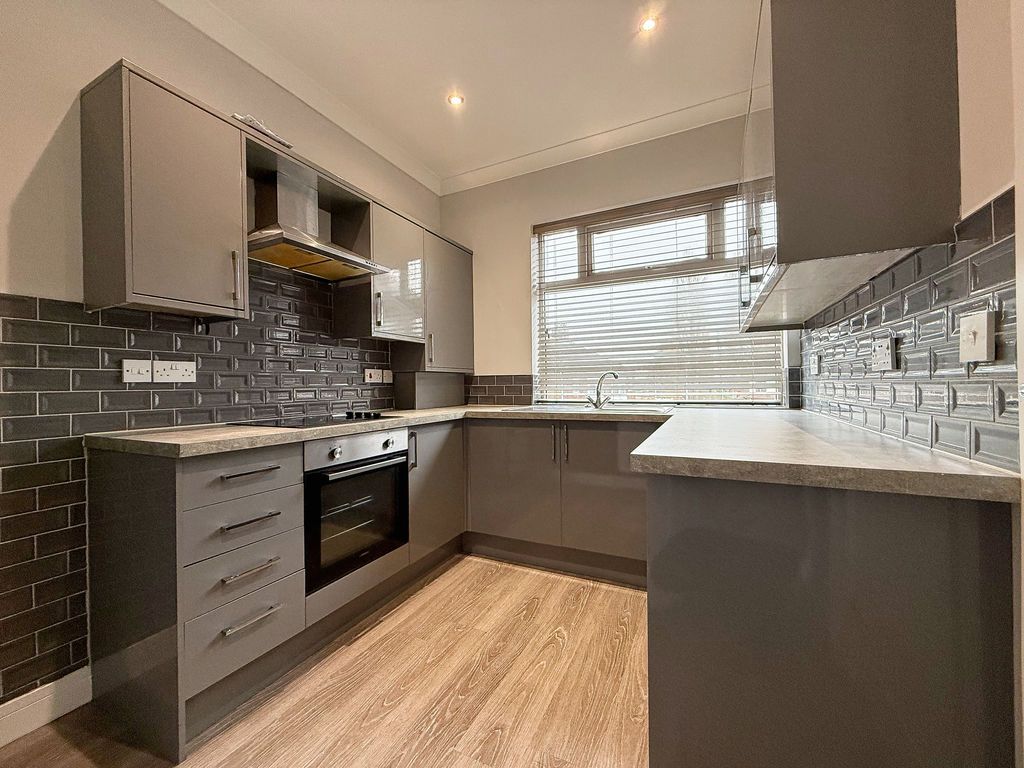 Additional image 3 of 2 bed flat to rentWarwick Road, Scunthorpe DN16
