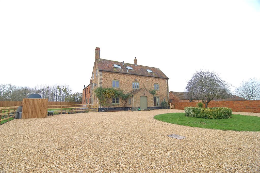 Land to rentCastle Lane, Moreton Valence, Gloucester, Gloucestershire GL2