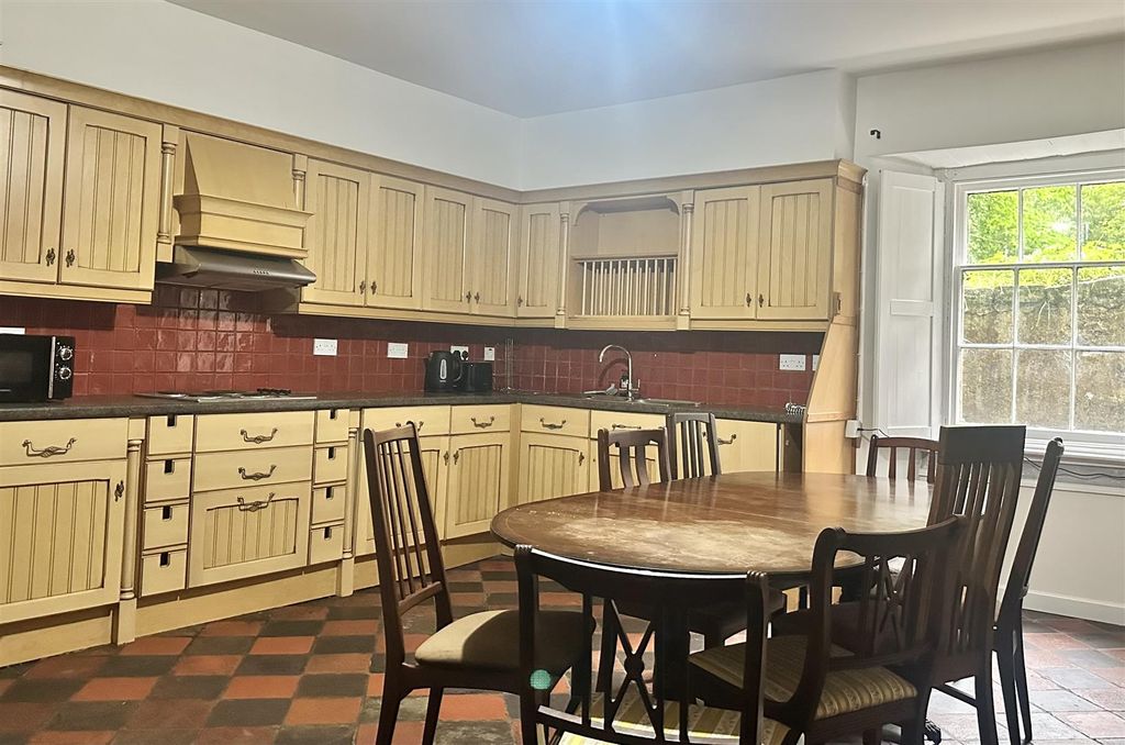 Additional image 8 of 2 bed flat to rentEast Back, Pembroke SA71
