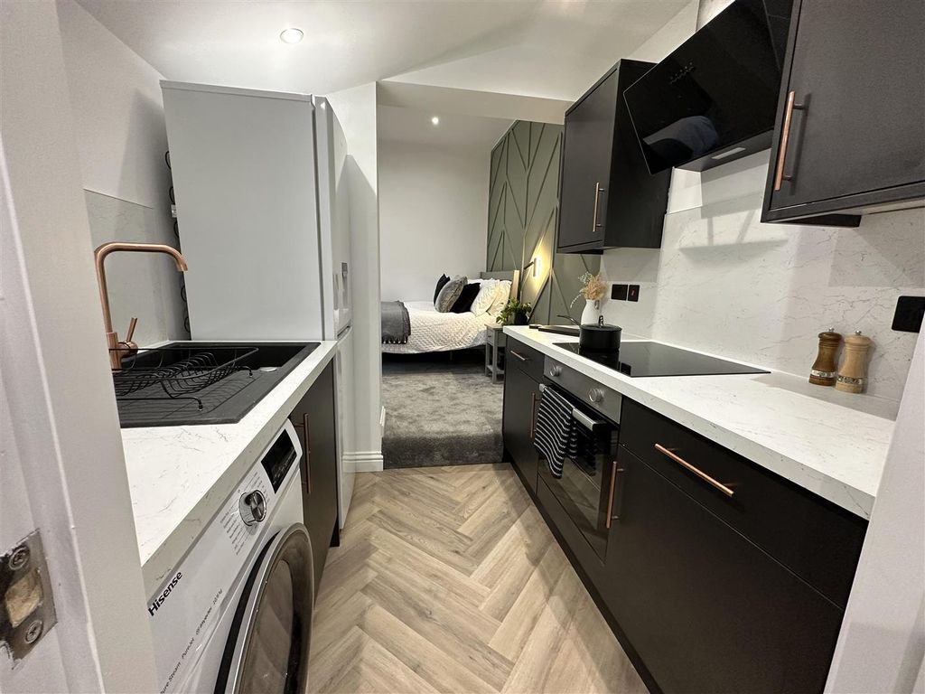 Additional image 9 of Studio to rentWellingborough Road, Rushden NN10