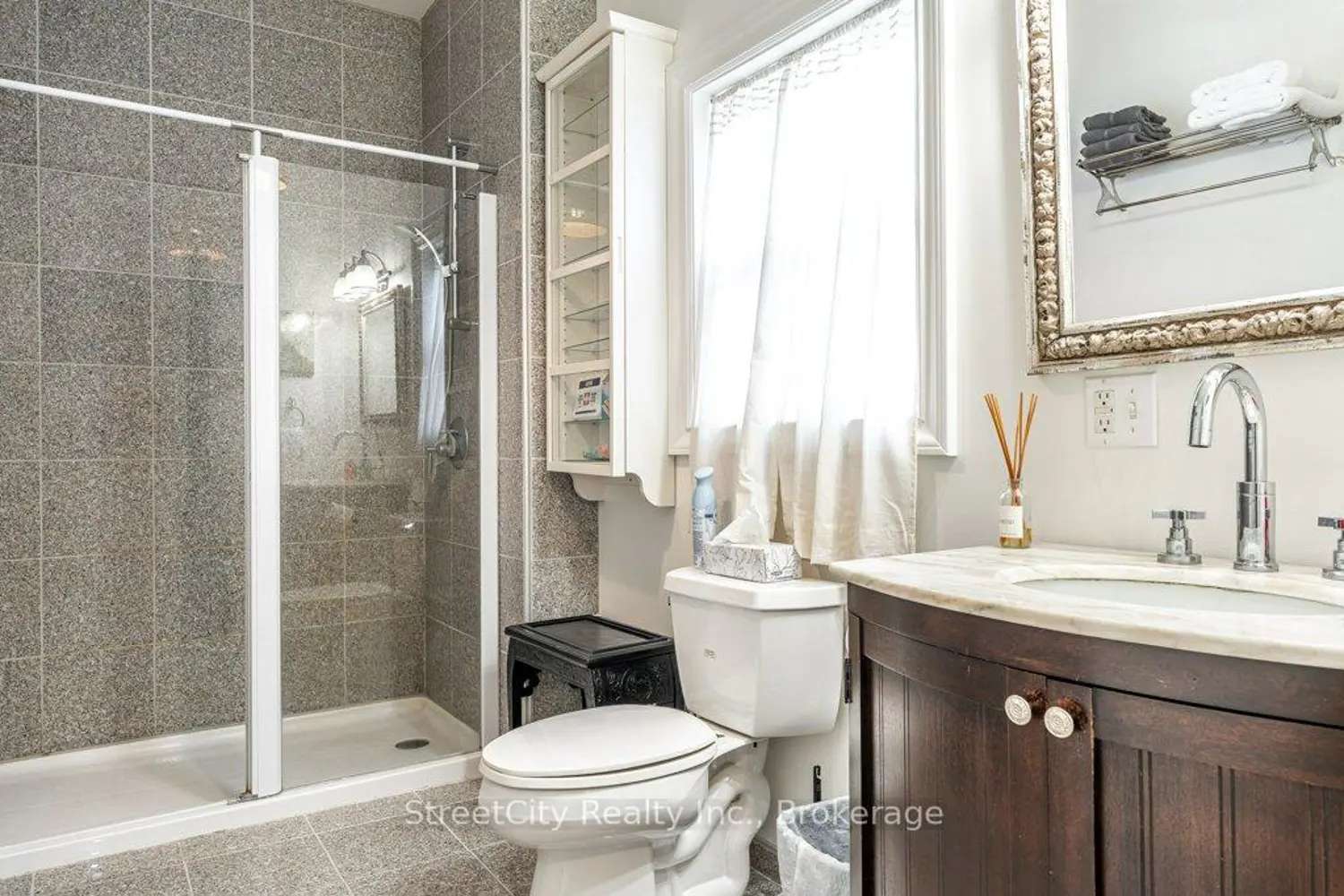 Additional image 13 of 2215 34 Line