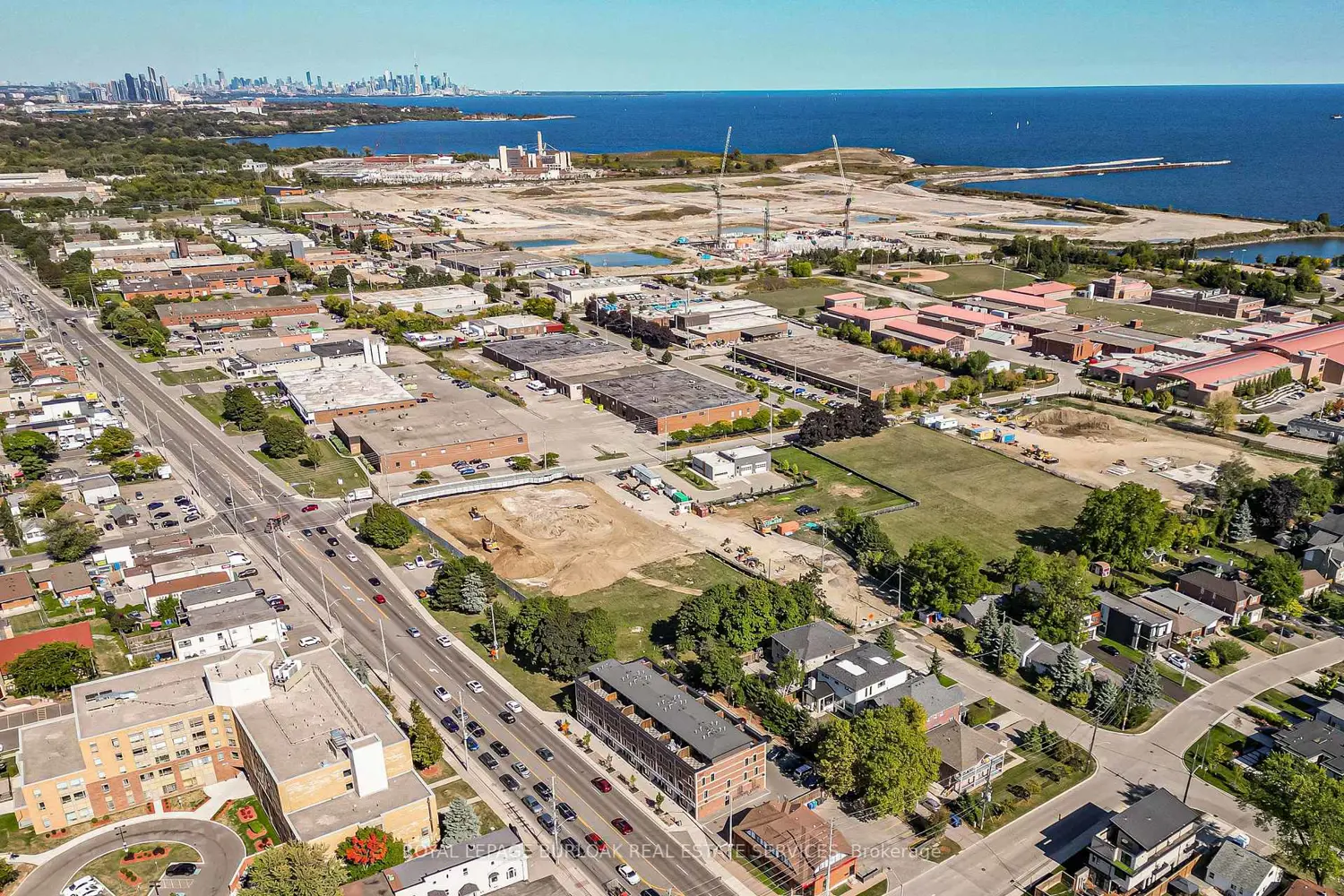 Additional image 15 of 760 Lakeshore Road 201