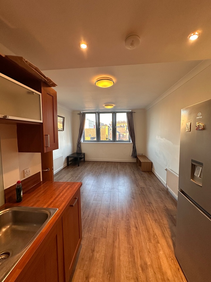 Additional image 3 of 2 Bed Flat, Bath Street, G2, N1 7GU