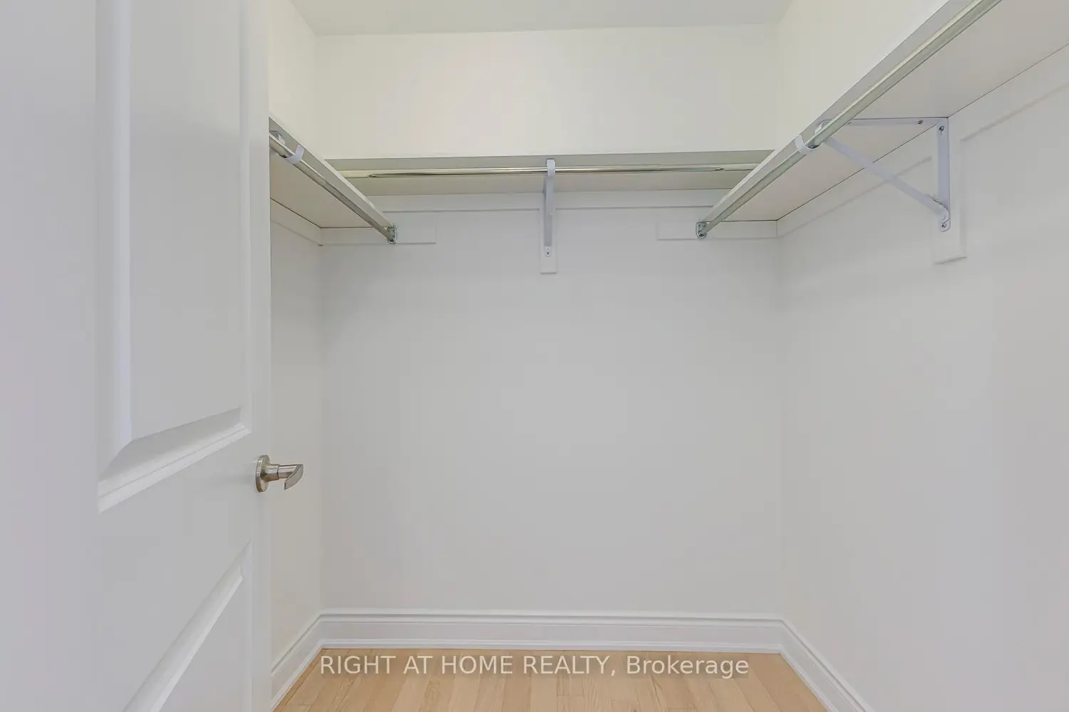 Additional image 10 of 2577 Islington Avenue