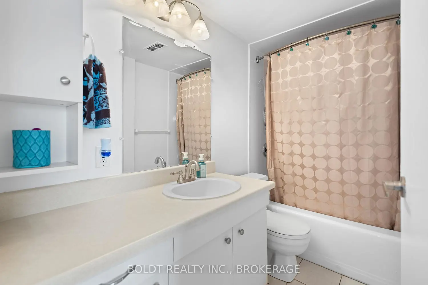 Additional image 8 of 35 Towering Heights Boulevard 902