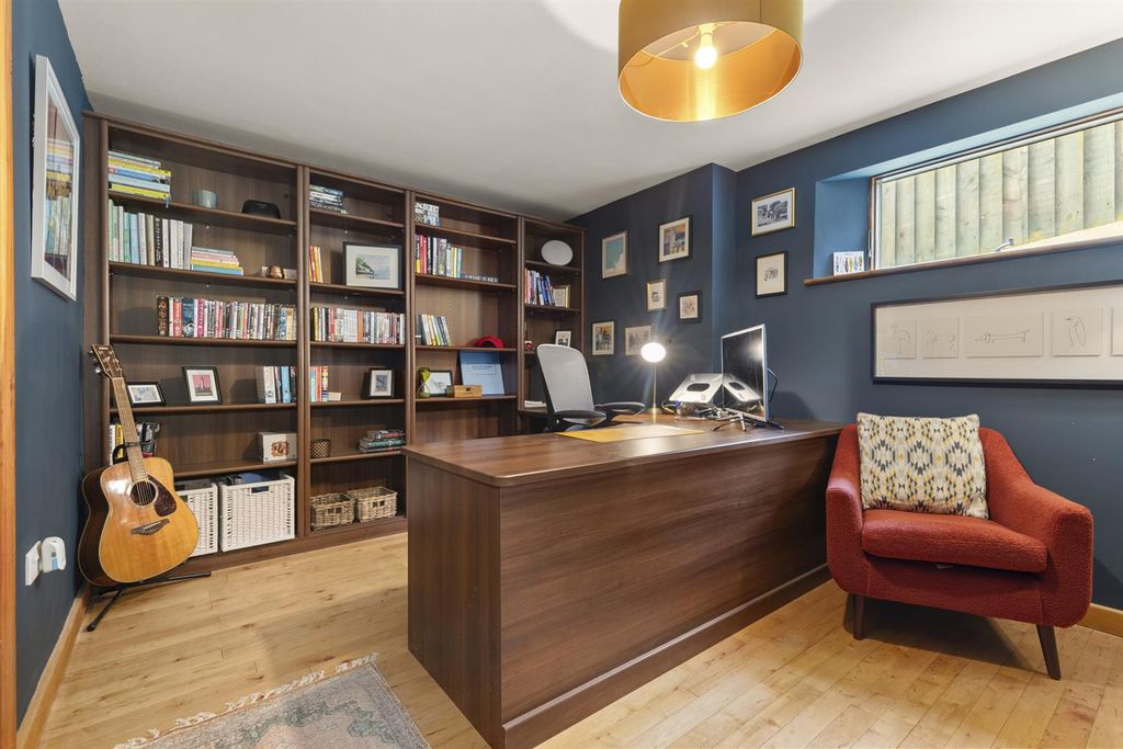 Additional image 18 of 4 bed property to rentParadise Row, Pembroke SA71