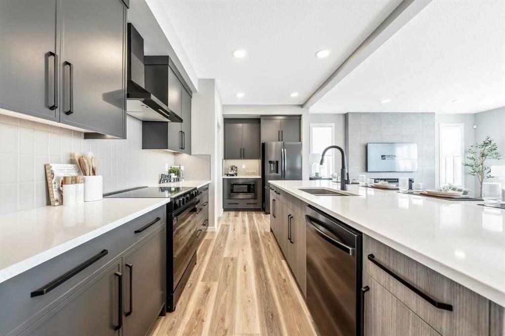 Additional image 3 of 56 Osprey Hill Place SW, Calgary, AB, T3B6R9
