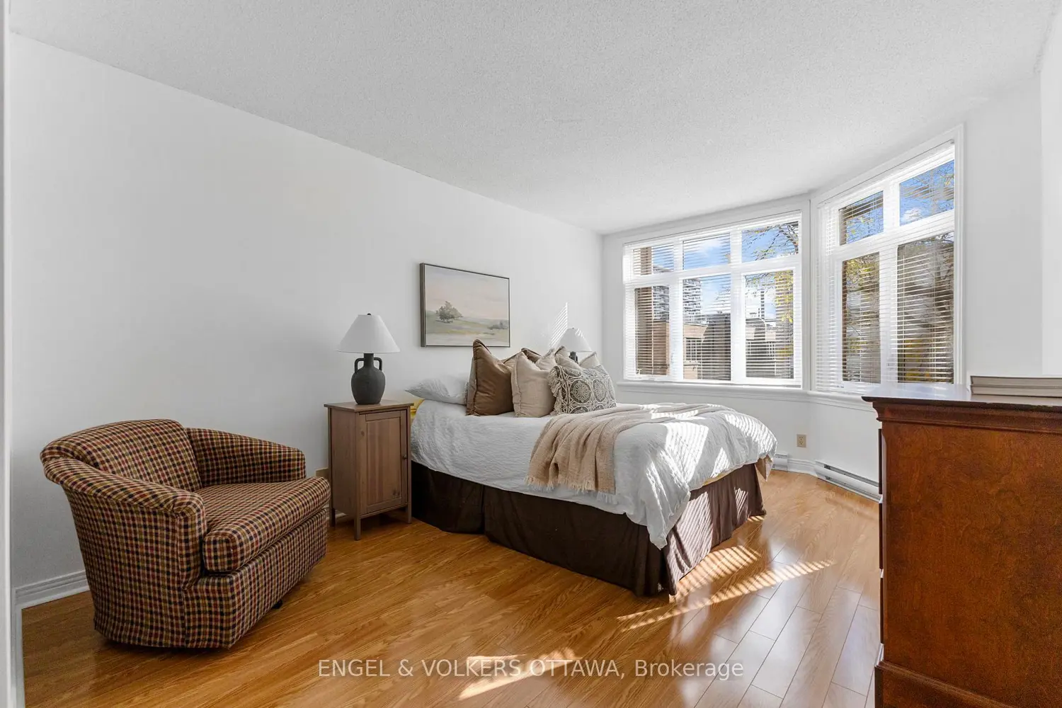 Additional image 16 of 205 Somerset Street 206